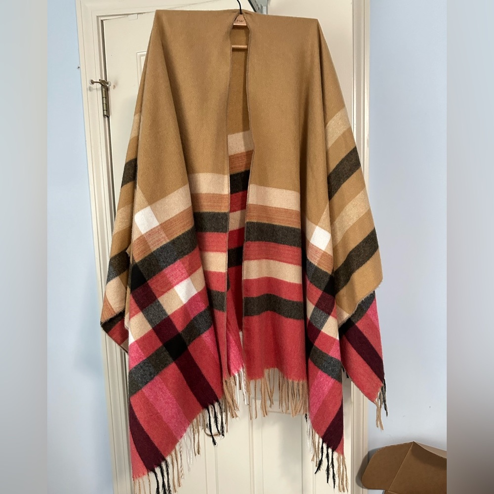 Women’s poncho sweater